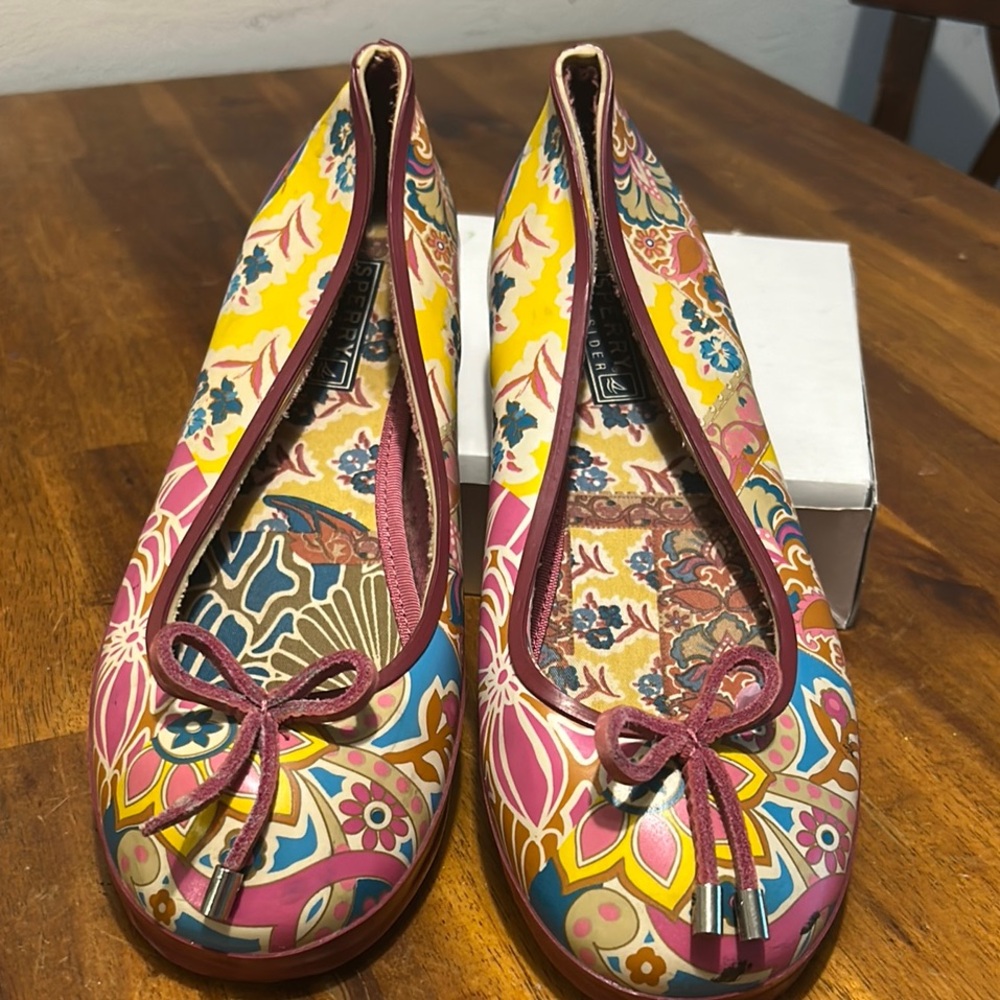 Sperry Yellow/Pink Floral Print Waterproof Rubber Non Slip Soles Bow Shoes